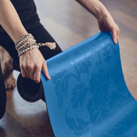 Performance Dry-Grip Yoga Mat (5mm) blue up close