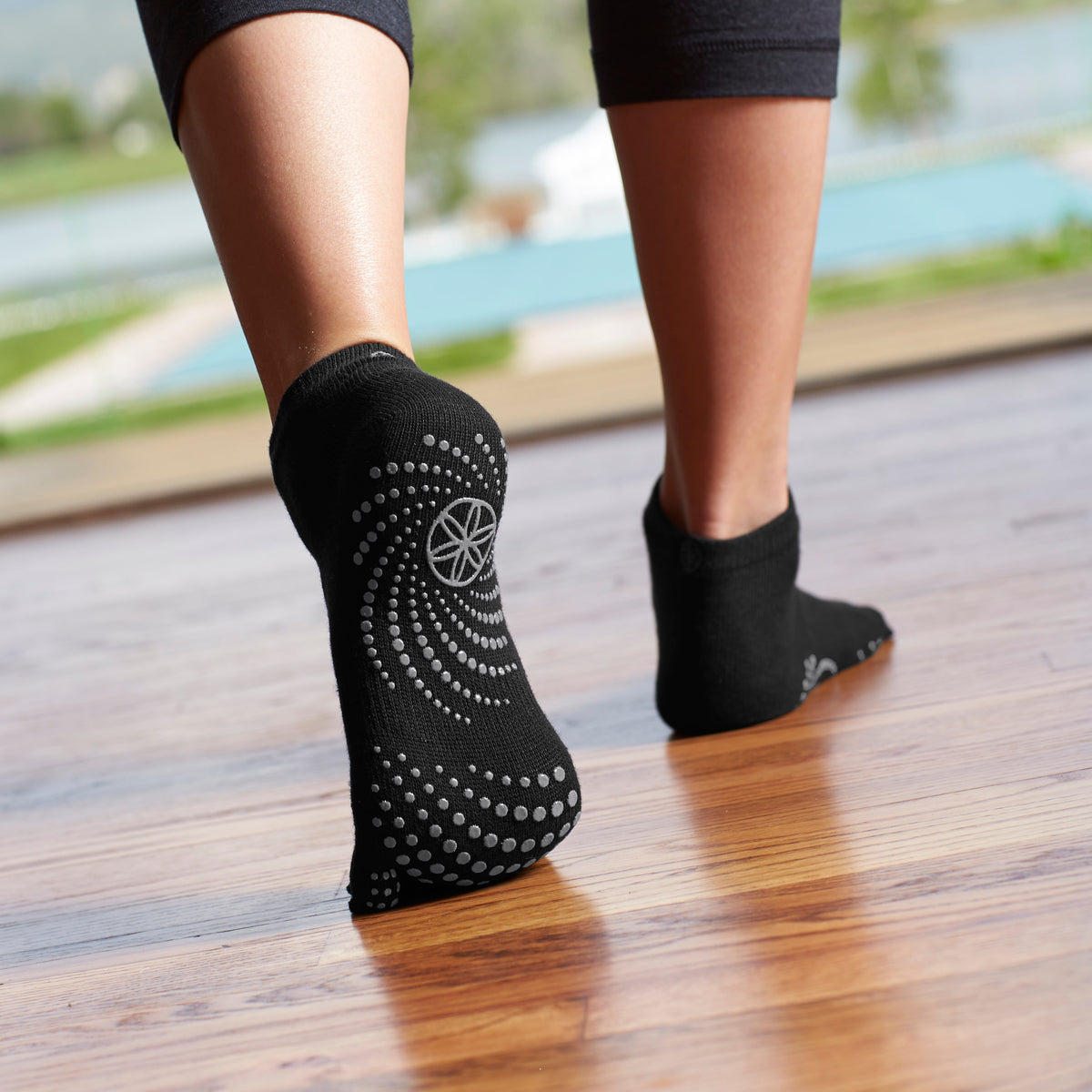 Best Buy: Gaiam Yoga Socks 05-52223
