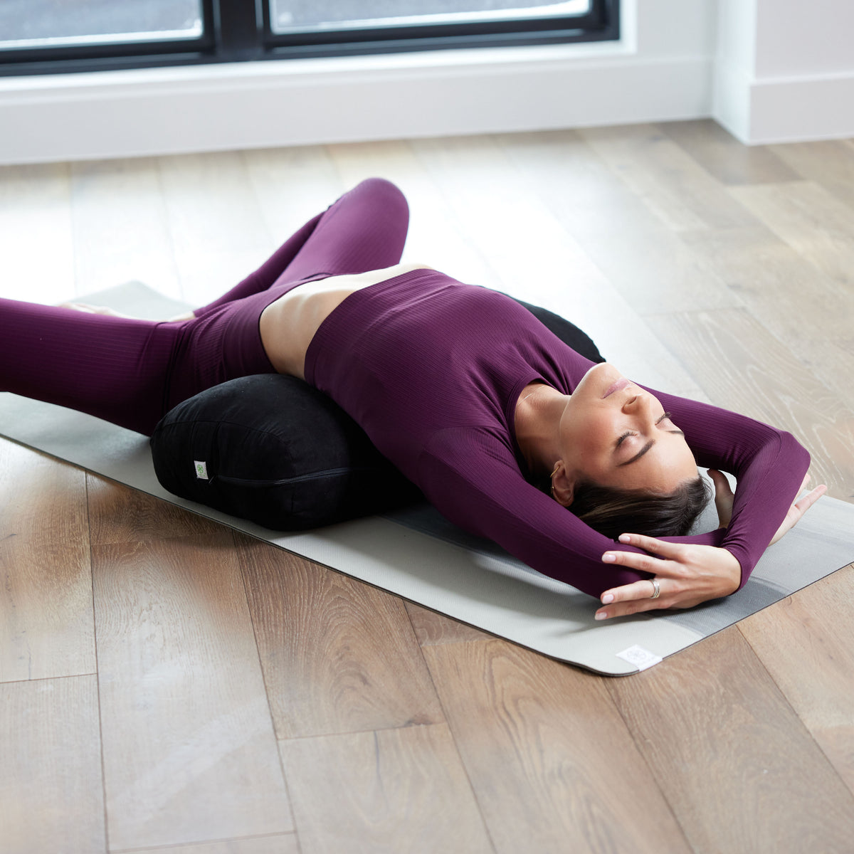 Rectangular Yoga Bolster – Gaiam Yoga Bolster – Rectangular Meditation  Pillow – GetACTV